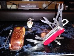 Victorinox Swiss Army Swiss Champ -Hiking And Camping 0820211633