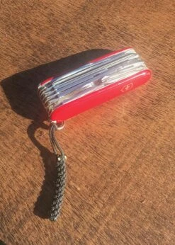 Victorinox Swiss Army SwissChamp SOS Set -Hiking And Camping IMG 8780