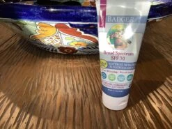 Badger Active Broad Spectrum SPF 30 Clear Zinc Sunscreen -Hiking And Camping image 7743